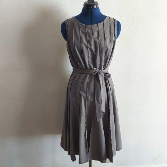 Calvin Klein Sleeveless Taupe Dress with Piped Vertical Seams Size 4 - Picture 1 of 15
